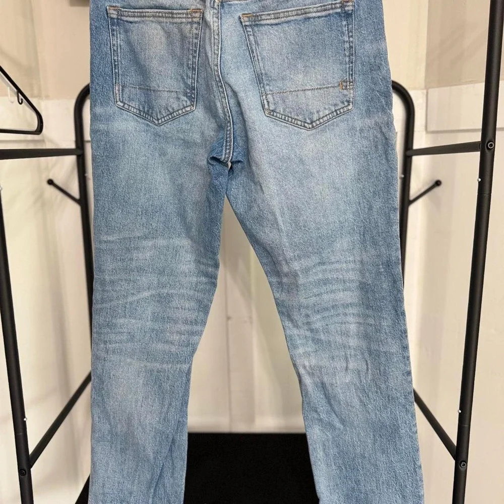 Aéropostale Light Wash Athletic Slim Jeans 👖